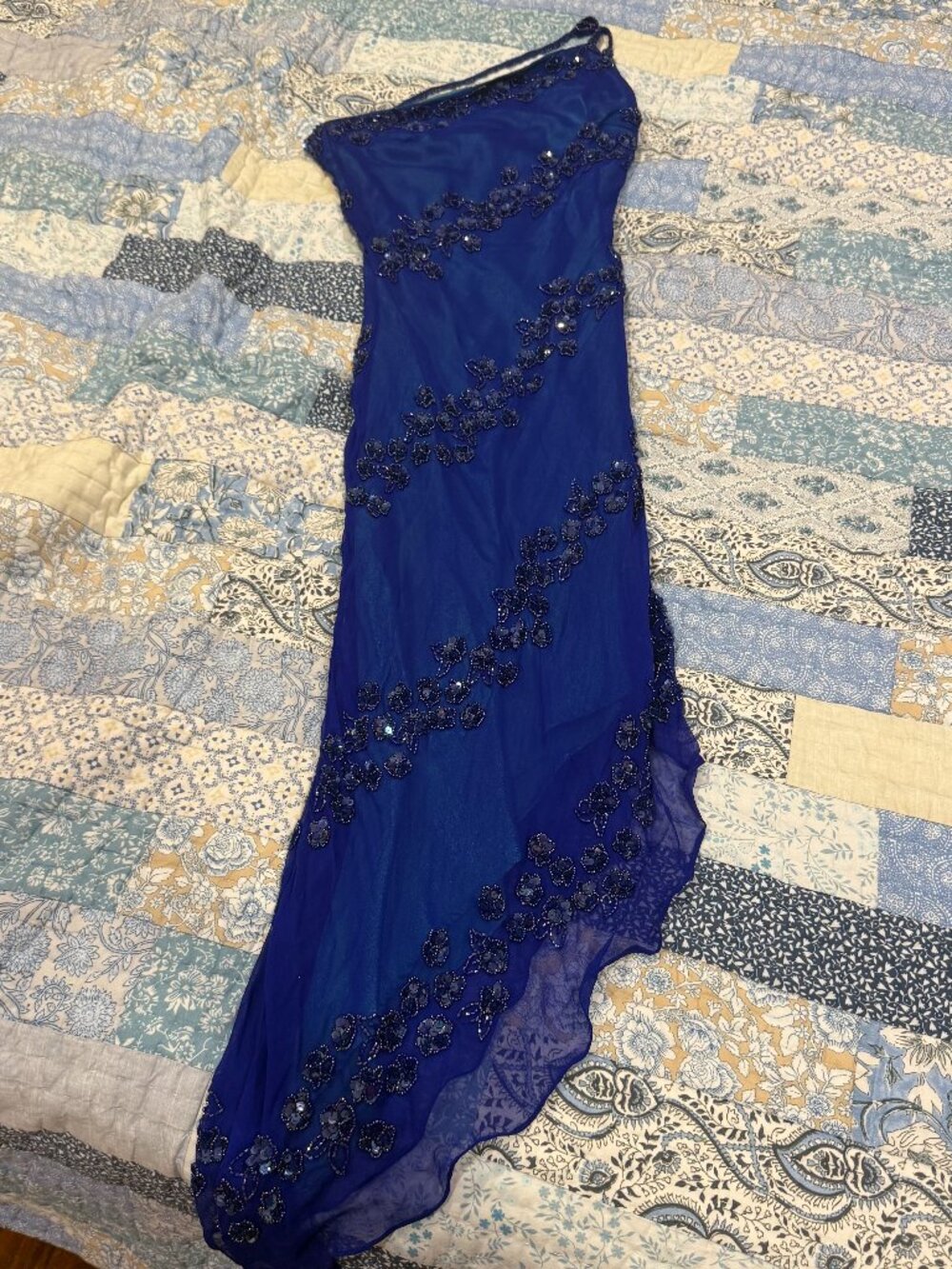 Cache Blue Beaded Asymmetric Formal Dress, Size 4, Excellent condition